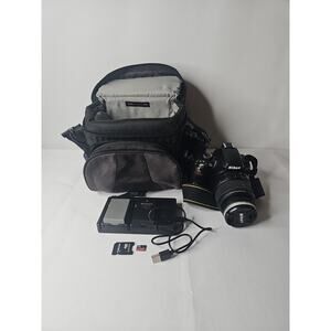 Nikon D40 Digital DSLR Camera w/ AF-S Nikkor 18-55 MM 1:3.5-5.6G & Charger 4911
